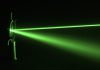 Cum au reușit cercetătorii să „încâlcească” o bilă de sticlă cu o rază de lumină