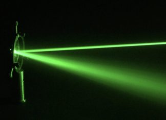 Cum au reușit cercetătorii să „încâlcească” o bilă de sticlă cu o rază de lumină 5 (1)