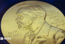 Misterul asimetriei vieții, dezlegat: premiul Nobel pentru chimie explică de ce viața nu e oglindă